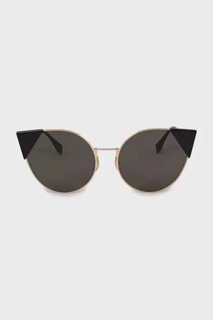 Black cat eye sunglasses