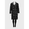 Straight coat in a combined print