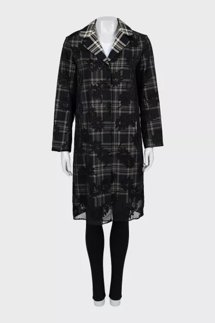 Straight coat in a combined print