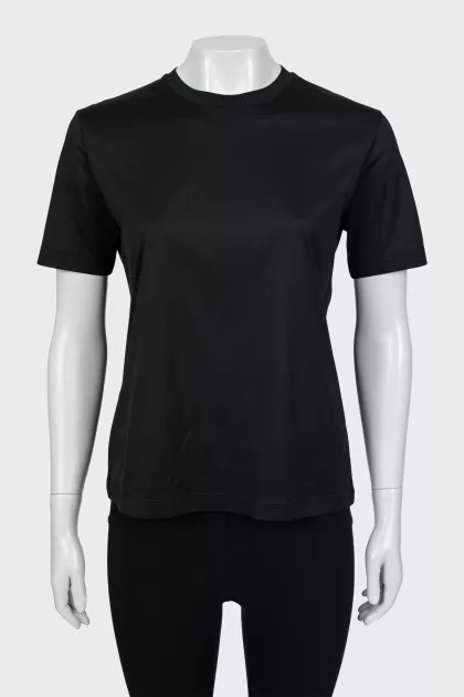 Black straight fit t-shirt with tag
