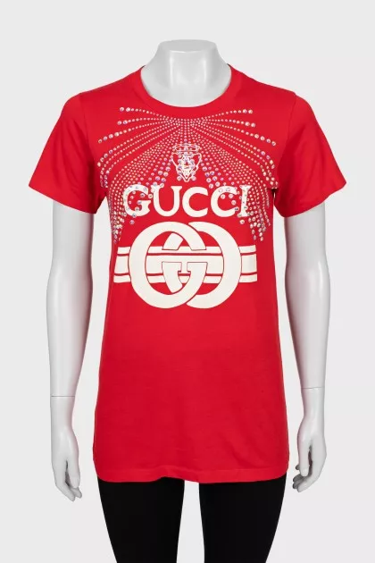 Fitted T-shirt decorated with rhinestones