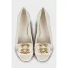 Leather ballet flats with gold logo, with tag