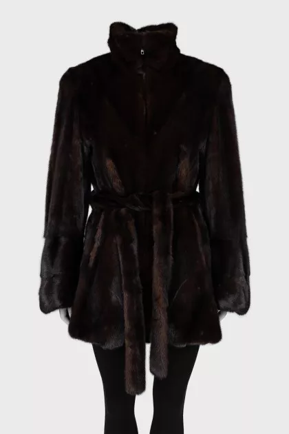 Loose-fitting fur coat with a belt