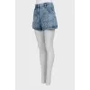 Denim shorts with a fitted cut