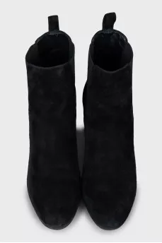 Suede ankle boots with medium heels
