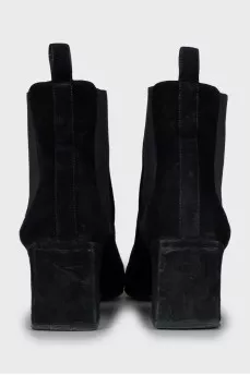 Suede ankle boots with medium heels