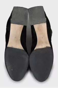 Suede ankle boots with medium heels