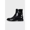 Patent leather boots with round toe