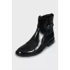 Patent leather boots with round toe