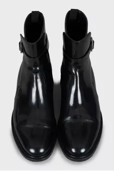 Patent leather boots with round toe