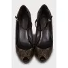 Canvas shoes with signature print