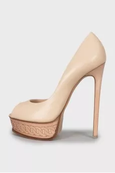 Leather platform shoes with pattern
