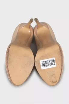 Leather platform shoes with pattern