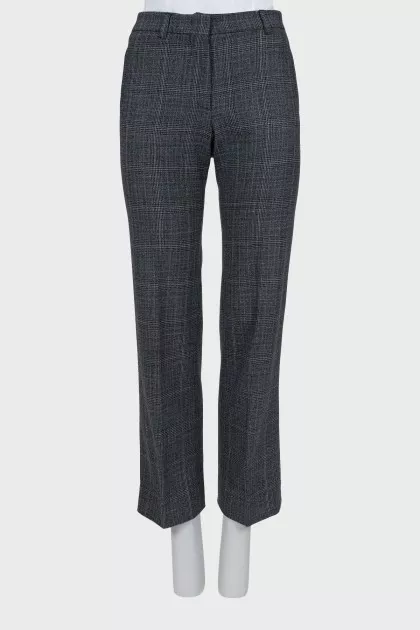 Straight trousers in a checkered print