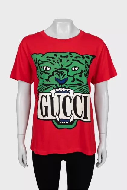 Red oversized t-shirt with print