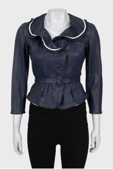 Vintage leather jacket with fitted cut