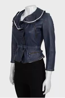 Vintage leather jacket with fitted cut