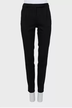 High-waisted trousers with creases