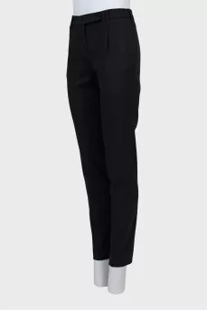 High-waisted trousers with creases