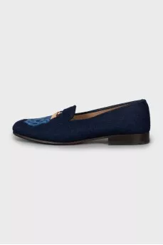 Textile moccasins with embroidery