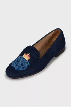 Textile moccasins with embroidery