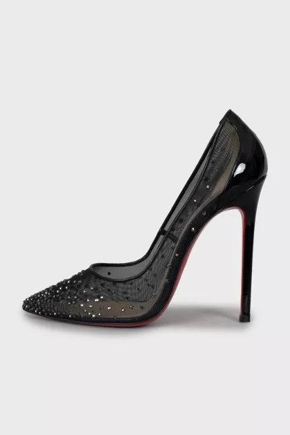 Mesh shoes decorated with rhinestones