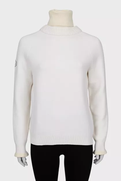 White turtleneck sweater