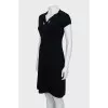 Fitted dress with tie