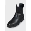 Leather boots with zip