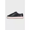 Leather sneakers with contrast sole