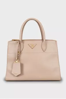 Crossbody bag with keychain