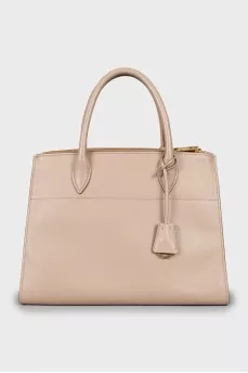 Crossbody bag with keychain