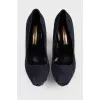Suede navy pumps