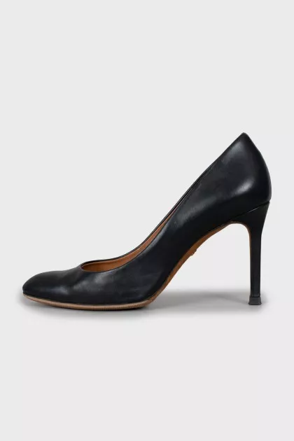 Black high heel shoes