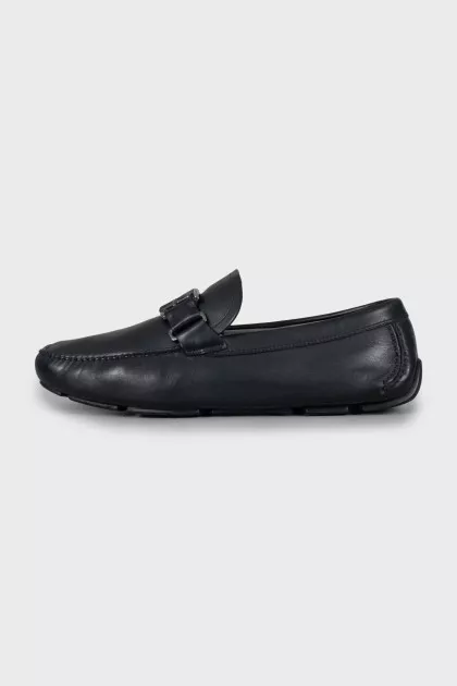 Men's loafers with metal logo