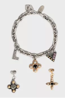 Set of earrings and bracelet with pendants