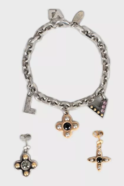 Set of earrings and bracelet with pendants