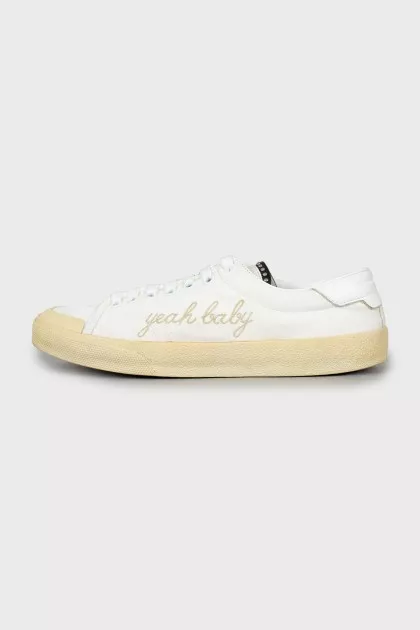 Textile sneakers with contrasting soles