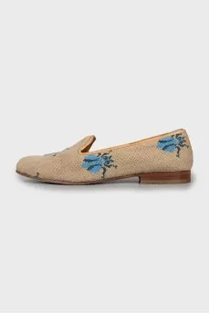 Textile shoes with wooden heels