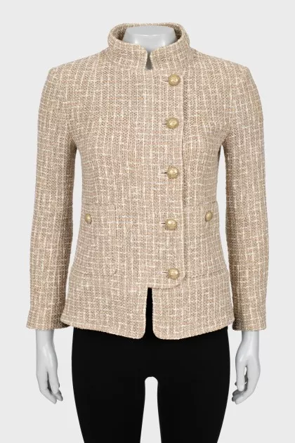 Fitted jacket with massive buttons