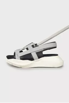 Sandals with a massive sole and laces