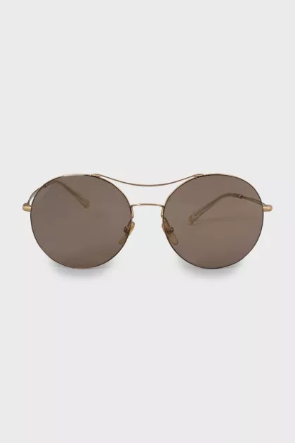 Aviator sunglasses with gold frame