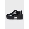 Leather brogues with a ribbed sole