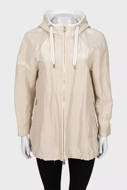 Loose windbreaker with golden zipper