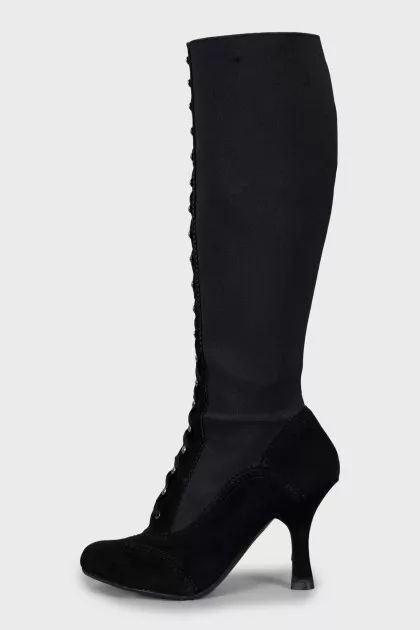 Leather boots with raised seams