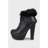 Insulated ankle boots with leather decor