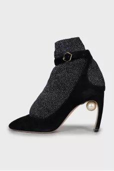 Suede shoes with decorative heels