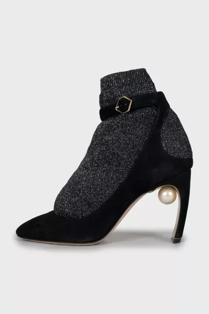 Suede shoes with decorative heels