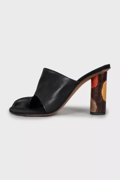 Leather heeled sandals with print