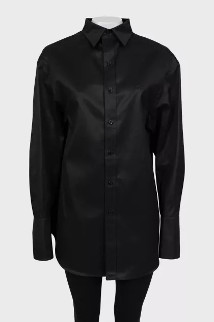 Oversized shirt with tag
